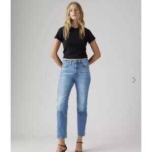 NWT Levi’s Wedgie Straight Fit Blue Denim Jeans Size 28